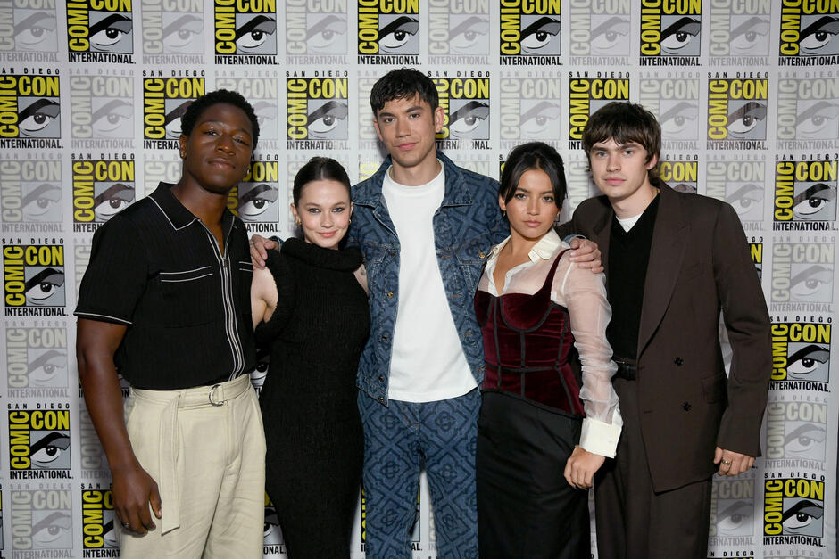 (S-D) David Jonsson, Cailee Spaeny, Archie Renaux, Isabela Merced e Spike Fearn attendono l'Alien: Romulus Panel al SDCC in San Diego, California il 26 luglio 2024