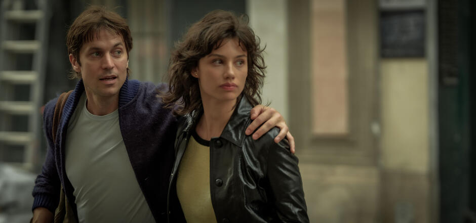 Lucas Bravo e Léa Luce Busato in Libre di Mélanie Laurent