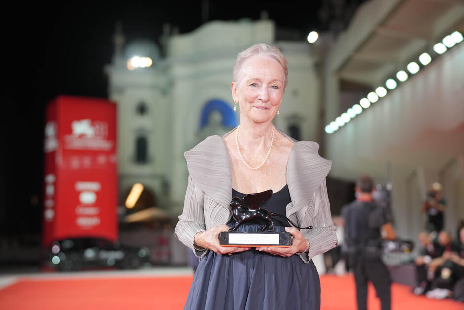 Kathleen Chalfant con il Premio Orizzonti per la Migliore Attrice al photocall dei vincitori della Cerimonia di Premiazione di Venezia 81, sabato 7 settembre 2024