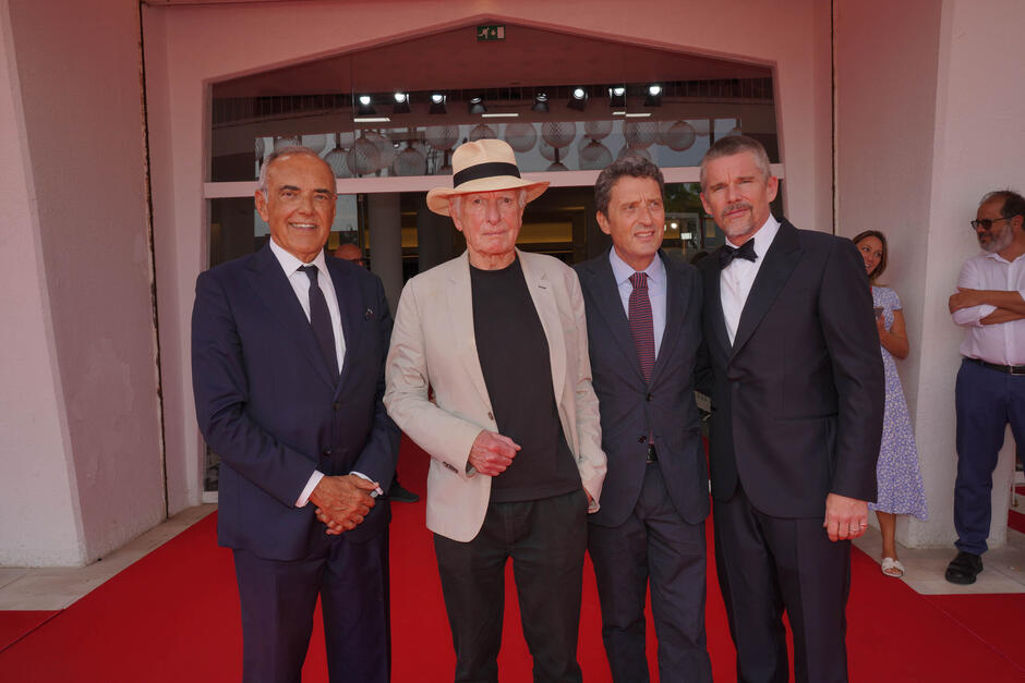 Peter Weir riceve il Leone d'Oro alla Carriera al photocall a Venezia 81 il 2 settembre 2024
