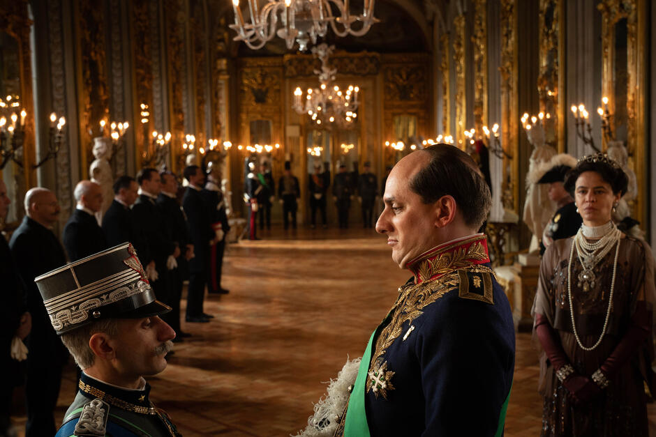 Vincenzo Nemolato e Luca Marinelli in M. Il figlio del secolo di Joe Wright