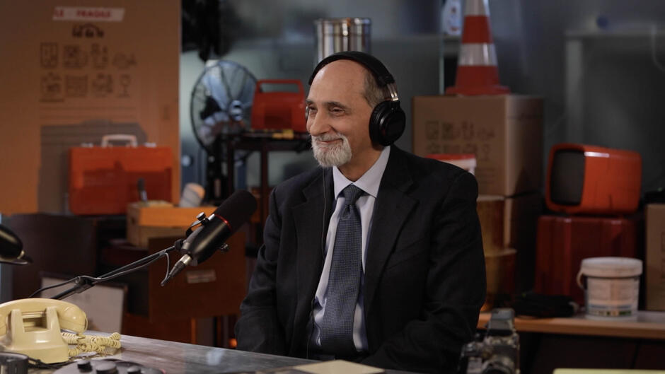 Umberto Guidoni ospite della puntata 'I viaggi spaziali' di 'Nel Garage con Giorgio Panariello' su RaiPlay