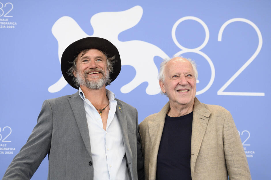 Steve Boyes e Werner Herzog al photocall del film Ghost Elephants di Werner Herzog alla 82a Mostra del Cinema di Venezia, giovedì 28 agosto 2025