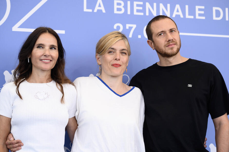 Delegazione di À pied d’œuvre (tra cui Virginie Ledoyen, Valérie Donzelli e Bastien Bouillon) al photocall del film di Valérie Donzelli alla 82a Mostra Internazionale d'Arte Cinematografica di Venezia, venerdì 29 agosto 2025