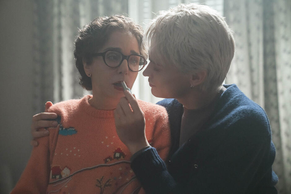 L'attrice Valeria Golino e l'attore Saul Nanni in La Gioia di Nicolangelo Gelormini