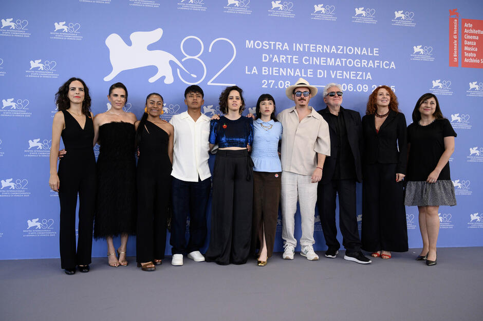 Delegazione del film Hiedra (The Ivy) di Ana Cristina Barragan (tra cui Ana Cristina Barragan, Simone Bucio, Deily Ordonez, Francis Eddú Llumiquinga) alla 82a Mostra del Cinema di Venezia, mercoledì 3 settembre 2025