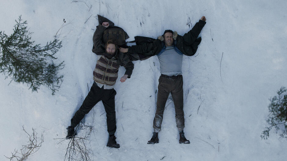 Kenneth Branagh e Ryan Reynolds in Mayday