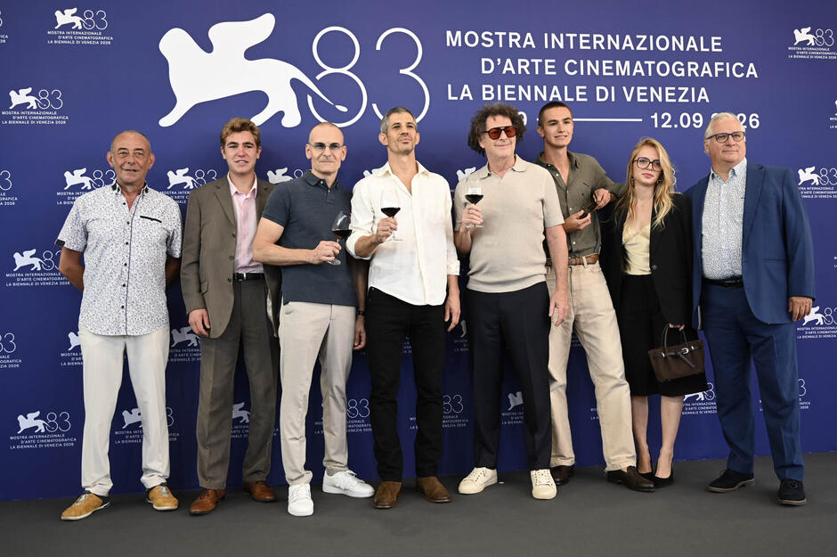 Delegazione del film Everest: The Other Side (tra cui Gregory Kershaw, Michael Dweck, Céleste Kalis ed Enzo Ferraroli) al Festival del Cinema di Venezia 83, giovedì 3 settembre 2026