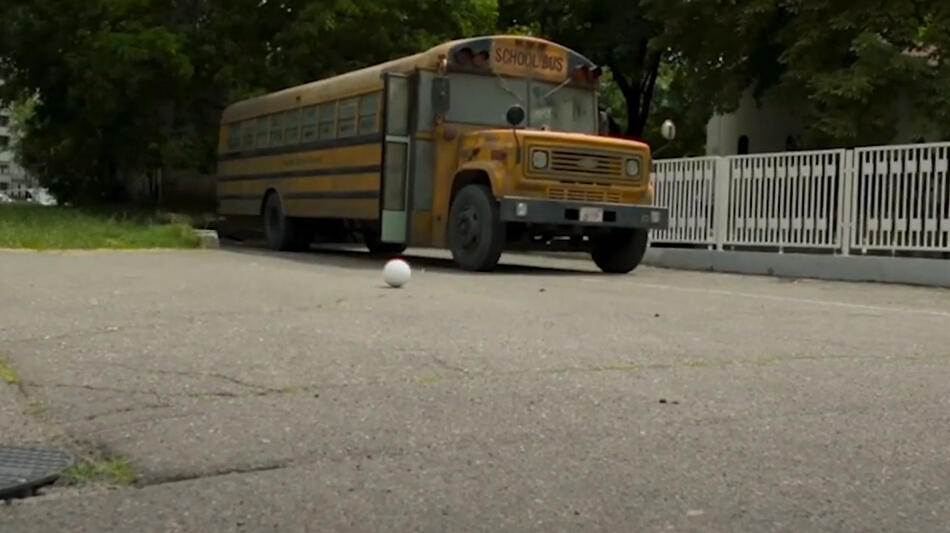 Scena da clip Autobus dal film The Piper di Erlingur Thoroddsen