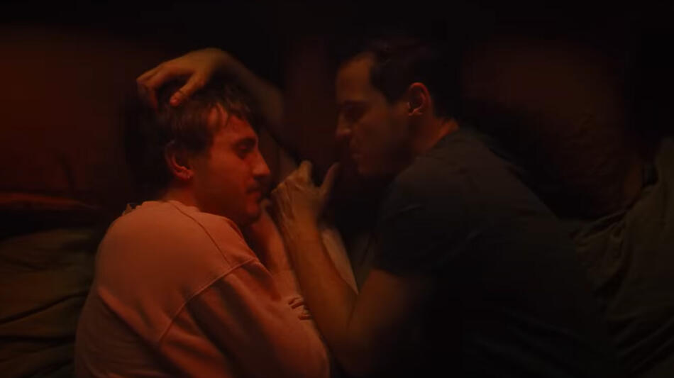 Estranei con Andrew Scott e Paul Mescal, scena dal trailer del film