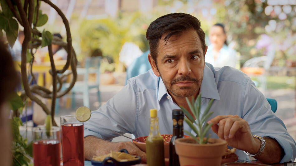 Eugenio Derbez in Acapulco 2x04