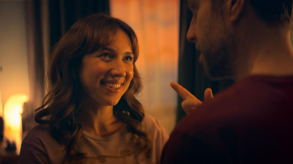 Esther Smith in Trying 3x05