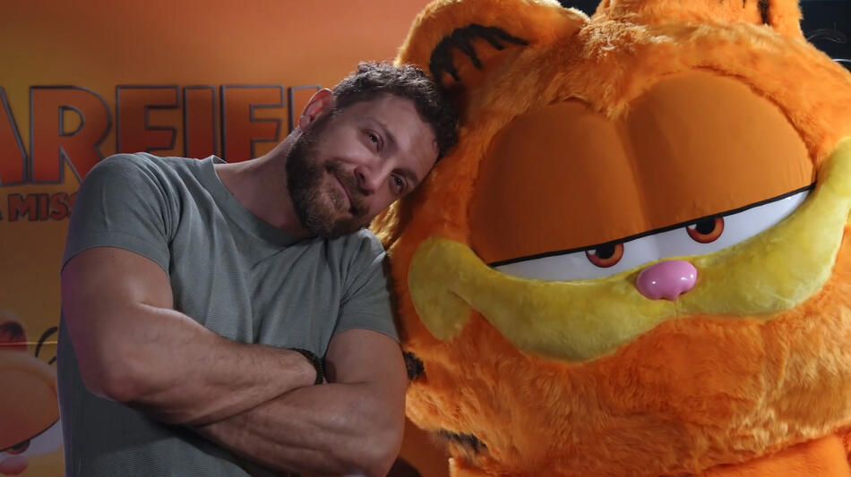 Garfield Una missione gustosa, in sala doppiaggio con Maurizio Merluzzo, voce italiana di Garfield