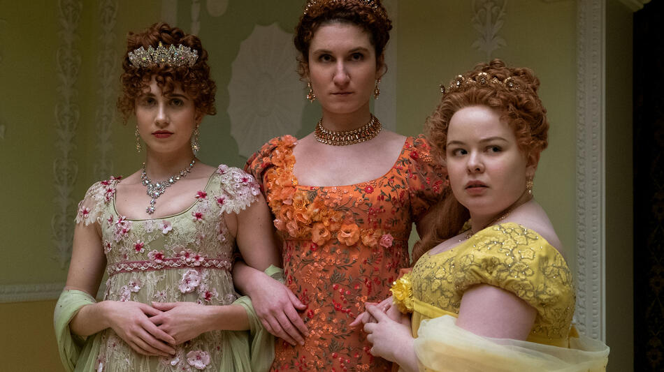 Harriet Cains, Bessie Carter e Nicola Coughlan in Bridgerton 1x08