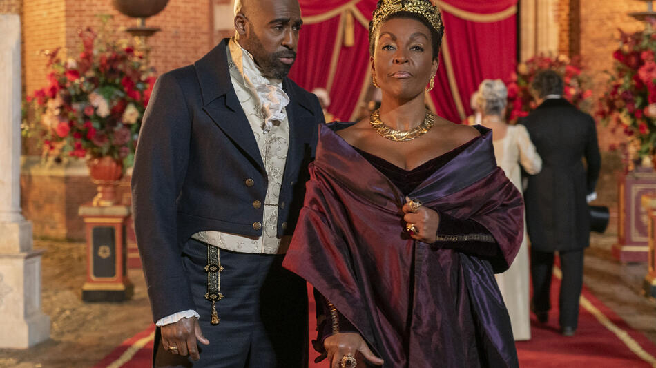 Daniel Francis, Adjoa Andoh in Bridgerton 3x04