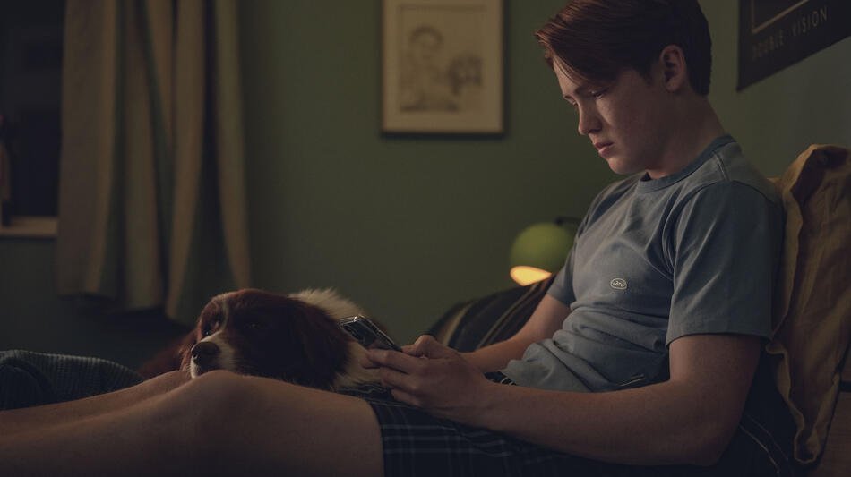Kit Connor in Heartstopper 1x02 - Immagine dal set