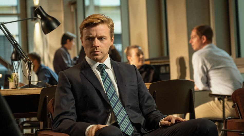 Jack Lowden in Slow Horses 2x01