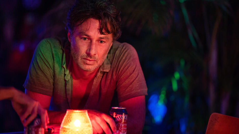 Zach Braff in Bad Monkey 1x04