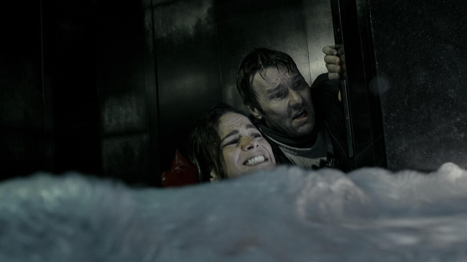 Alice Braga e Joel Edgerton in Dark Matter 1x05