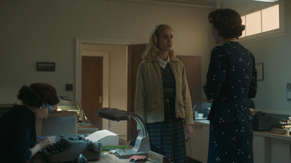 Brie Larson in Lezioni Di Chimica 1x03