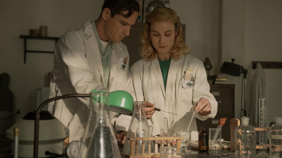 Lewis Pullman e Brie Larson in Lezioni Di Chimica 1x07