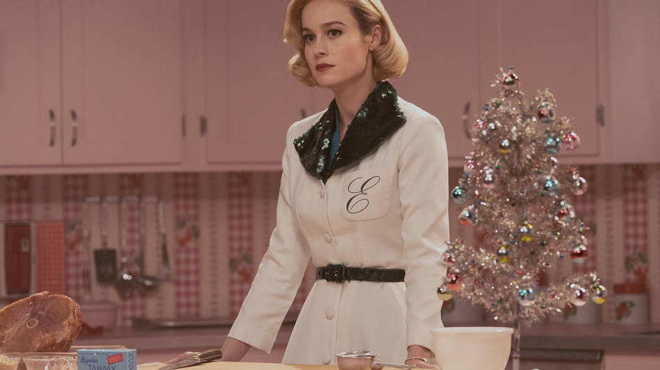 Brie Larson in Lezioni Di Chimica 1x08