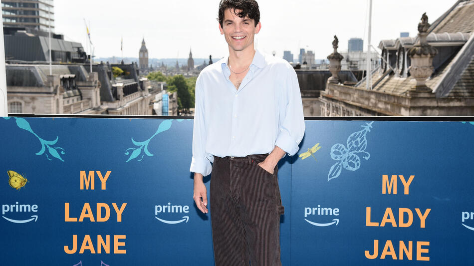 Edward Bluemel al London photocall per My Lady Jane