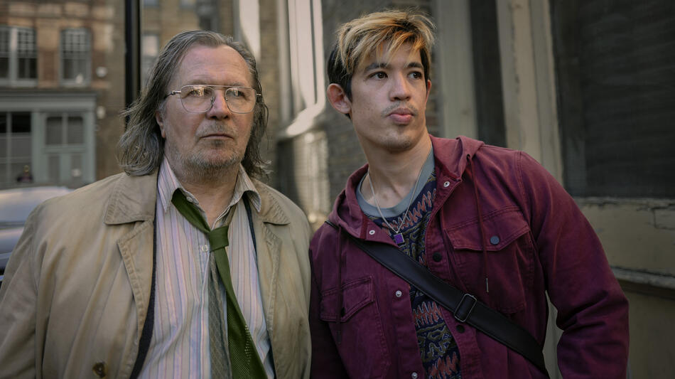 Gary Oldman e Christopher Chung in Slow Horses 3x04