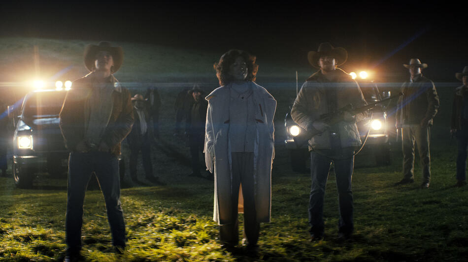 George Ferrier, Rosalind Chao in Sweet Tooth 3x04