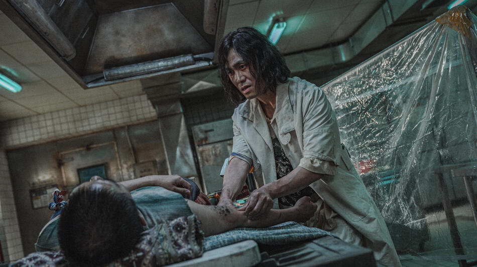 Oh Jung-se come Dr. Lim in Sweet Home 2x04