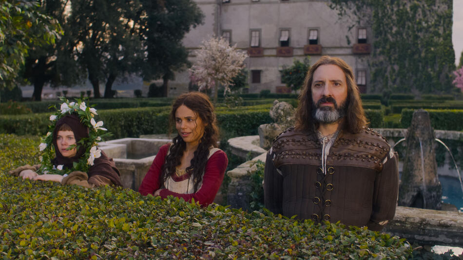 Saoirse-Monica Jackson, Jessica Plummer e Tony Hale in The Decameron 1x03