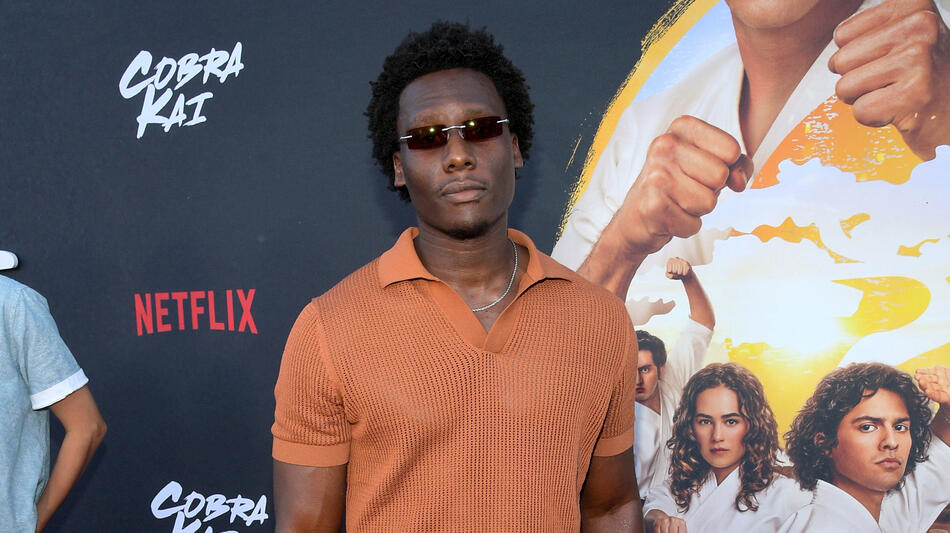 Okea Eme-Akwari allo Special Fan Event per Cobra Kai Stagione 6 Parte 1 all'Autry Museum al Griffith Park il 17 Luglio 2024 in Los Angeles, California