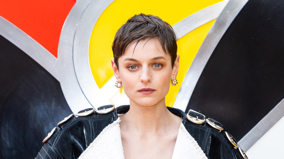 Emma Corrin partecipa al Fan Event britannico di Deadpool & Wolverine dei Marvel Studios all'Eventim Apollo, Londra, l'11 luglio 2024.