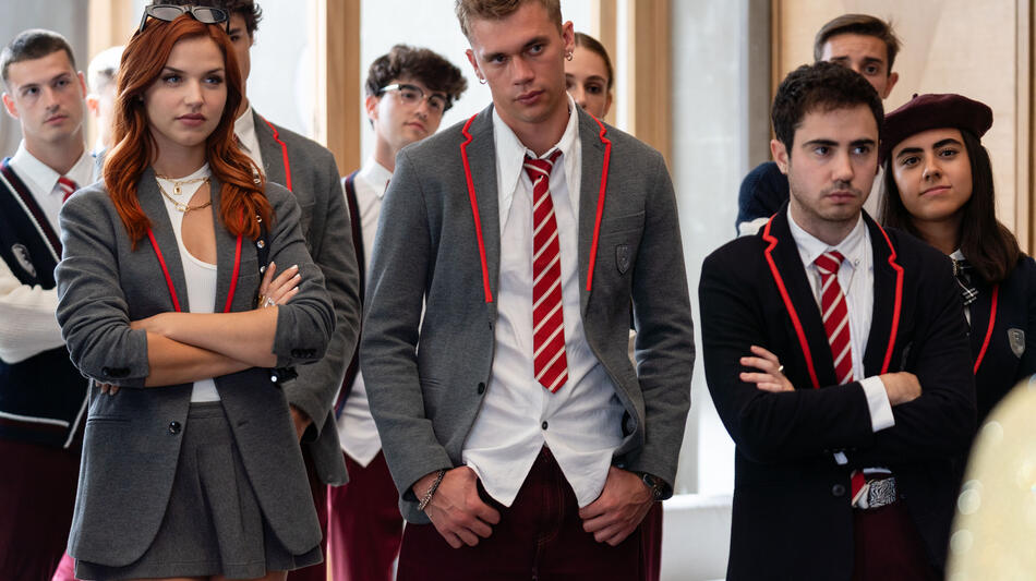 Mireia Balic come Chloe, Gleb Abrosimov come Eric, Ander Puig come Nico in Elite 8x01