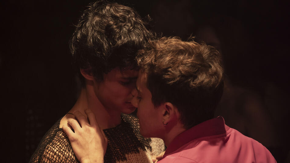 Fernando Líndez come Joel, André Lamoglia come Iván in Elite 8x08