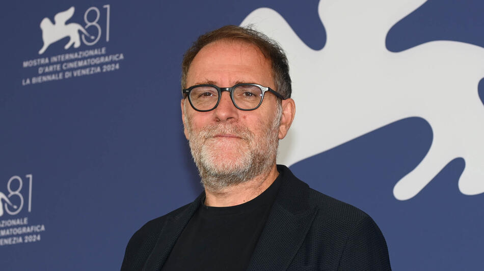 Valerio Mastandrea al Photocall del suo film Nonostante a Venezia 81