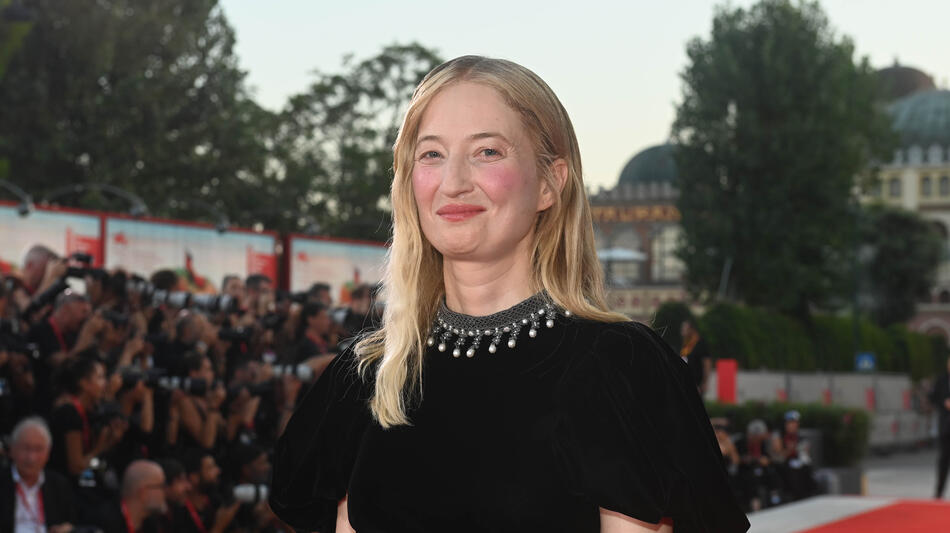 Alba Rohrwacher sul Red Carpet di Maria di Pablo Larraín a Venezia 81 il 29 agosto 2024