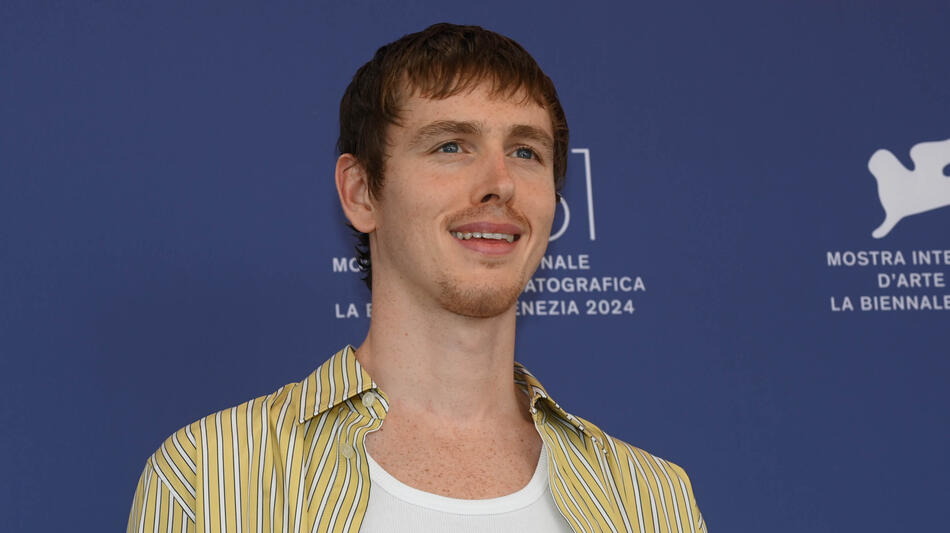 Harris Dickinson al Photocall di Babygirl di Halina Reijn a Venezia 81 il 29 agosto 2024