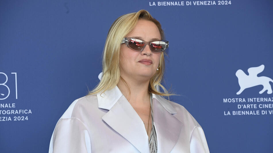 Sara Forestier al Photocall di Trois Amies di Emmanuel Mouret a Venezia 81 il 30 agosto 2024