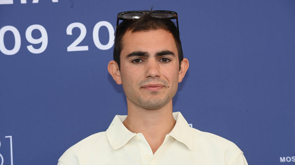 Gabriele Monti al photocall del film La storia del Frank e della Nina di Paola Randi a Venezia 81 il 31 agosto 2024