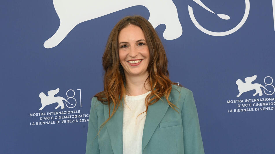 La regista Anne-Sophie Bailly al photocall del film Mon inséparable a Venezia 81 il 31 agosto 2024
