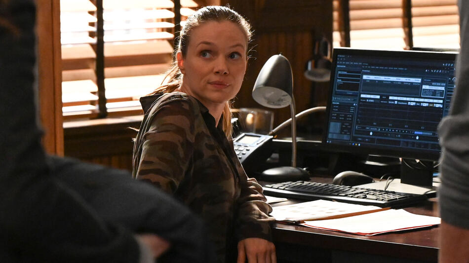 Tracy Spiridakos come Hailey Upton in Chicago P.D. 11x09