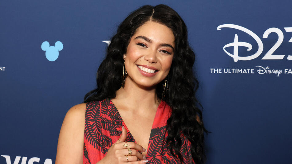 Auli'i Cravalho al Disney Entertainment Showcase del D23 il 9 agosto 2024