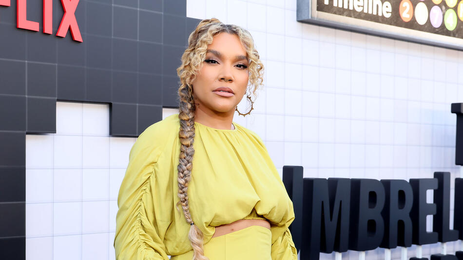 Emmy Raver-Lampman attende la Premere di The Umbrella Academy S4 all'Egyptian Theatre Hollywood il 5 Agosto 2024 in Los Angeles, California