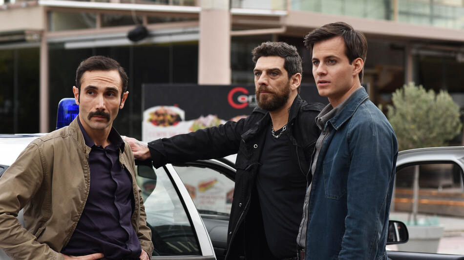 Marco Palvetti, Cisky Capizzi e Giulio Tropea in Kostas 1x02