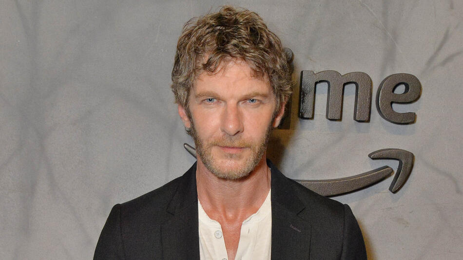 Sam Hazeldine partecipa all'evento di anteprima de Il Signore degli Anelli: Gli Anelli del Potere S2 al SDCC il 25 luglio 2024 a San Diego, California