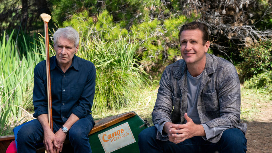 Harrison Ford e Jason Segel in Shrinking 2x06