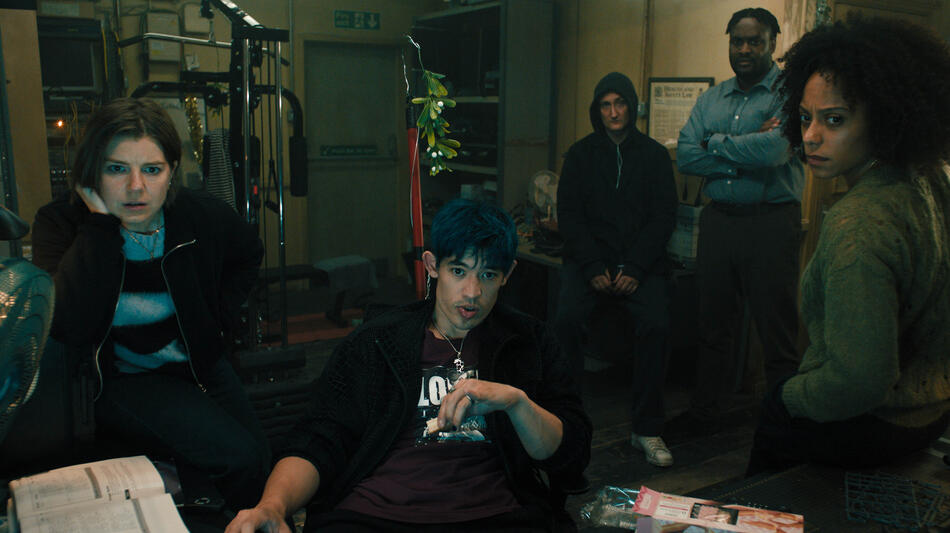 Aimee-Ffion Edwards, Christopher Chung, Tom Brooke, Kadiff Kirwan e Rosalind Eleazar in Slow Horses 4x05