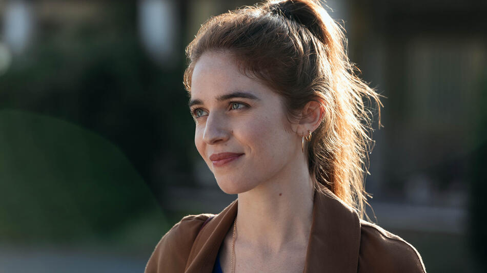 Valentina Romani come Angelica in Tutto Chiede Salvezza 2x05