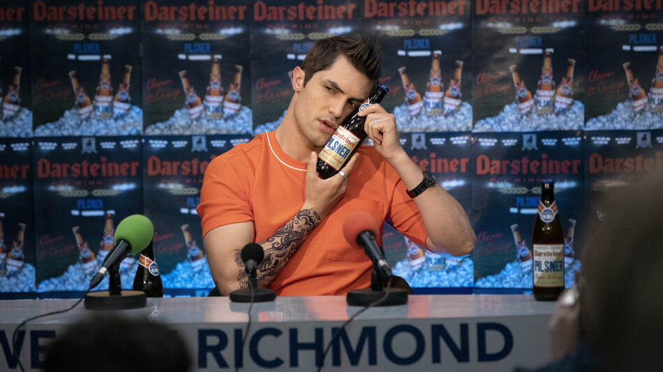 Phil Dunster in Ted Lasso 1x05